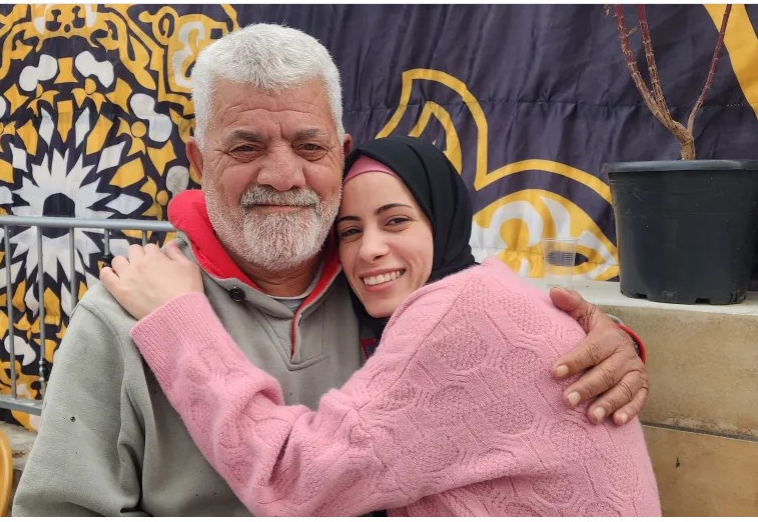 الأسيرة المحررة روان أبو زيادة: حريتنا بداية النصر
