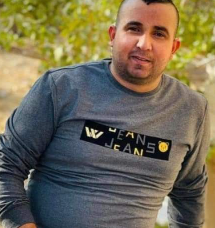 استشهاد عامل بعد اعتقاله والاعتداء عليه والقاءه عن سطح البناية  في الظاهرية جنوب الخليل
