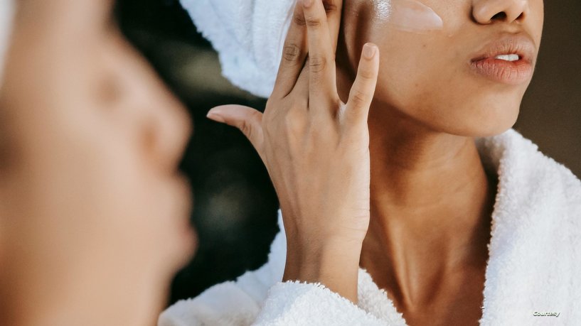 بسبب إجراء تجميلي.. إصابة نساء بالإيدز
