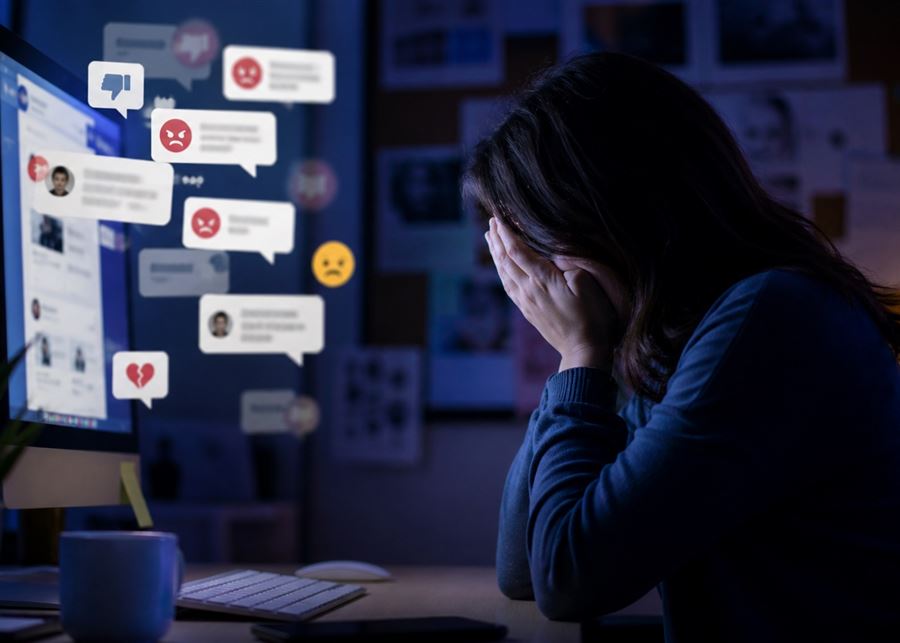  تقرير هيئة الأمم المتحدة للمرأة: الذكاء الاصطناعي يفاقم العنف الرقمي ضد النساء وسط ضعف الحماية القانونية عالمياً
