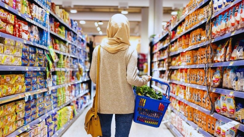 أمين سر جمعية حماية المستهلك رانية الخيري لـ "نساء إف إم": تراجع القدرة الشرائية وارتفاع الأسعار يفاقمان معاناة الأسر  قبل العيد