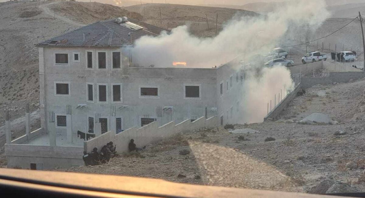 بعد اشتباكات.. الأمن بالخليل يقبض على مجموعة من المطلوبين للعدالة
