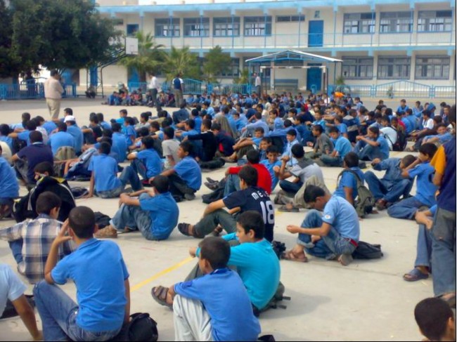إضراب كافة مدارس الأونروا عن العمل