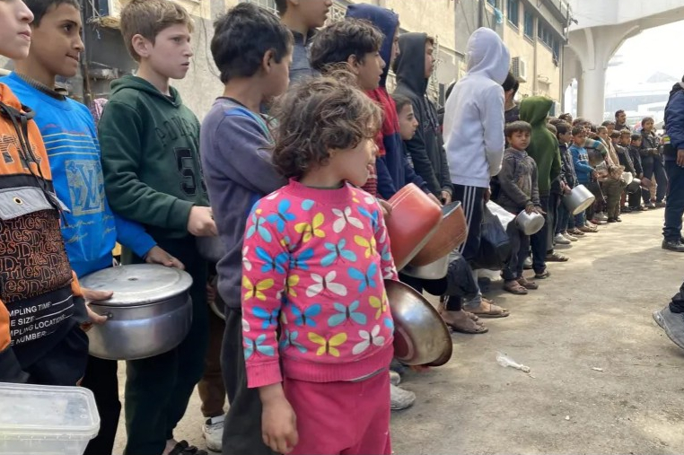 برنامج الغذاء العالمي: إذا لم ندخل شمال غزة سيموت آلاف الأطفال جوعا
