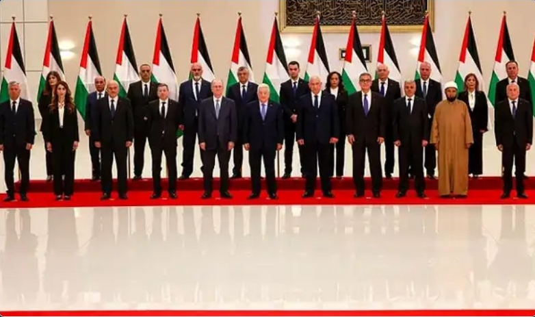 الحكومة التاسعة عشرة برئاسة الدكتور محمد مصطفى تؤدي اليمين الدستورية أمام الرئيس
