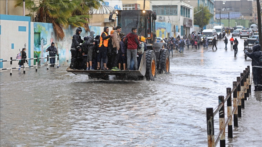 الطقس: منخفض جوي مصحوب بكتلة هوائية باردة

