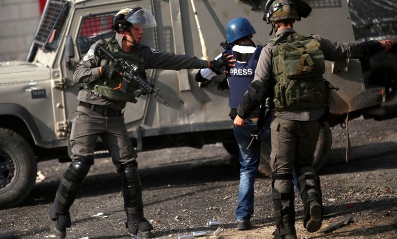 في اليوم العالمي لحرية الصحافة: 12 صحفيًا في سجون الاحتلال
