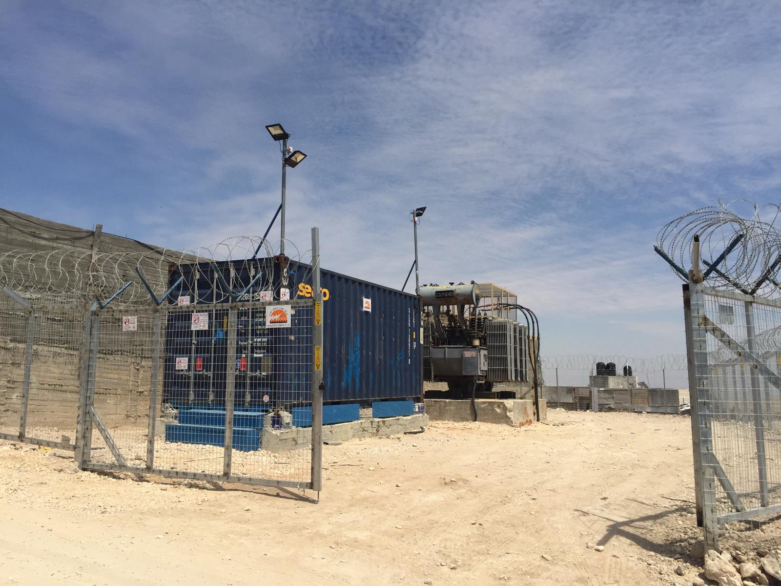 الطواقم الفنية والهندسية في كهرباء القدس تنتهي من تشغيل محطتي تحويل سطح مرحبا وواد النار
