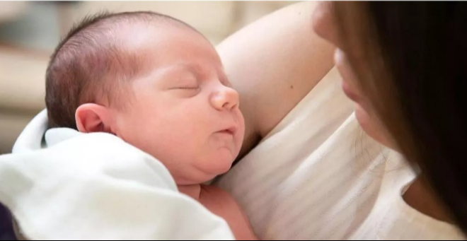 للنساء الراغبات في الإنجاب: هل يشكل سن الـ35 فعلا النقطة الحاسمة لتراجع الخصوبة؟
