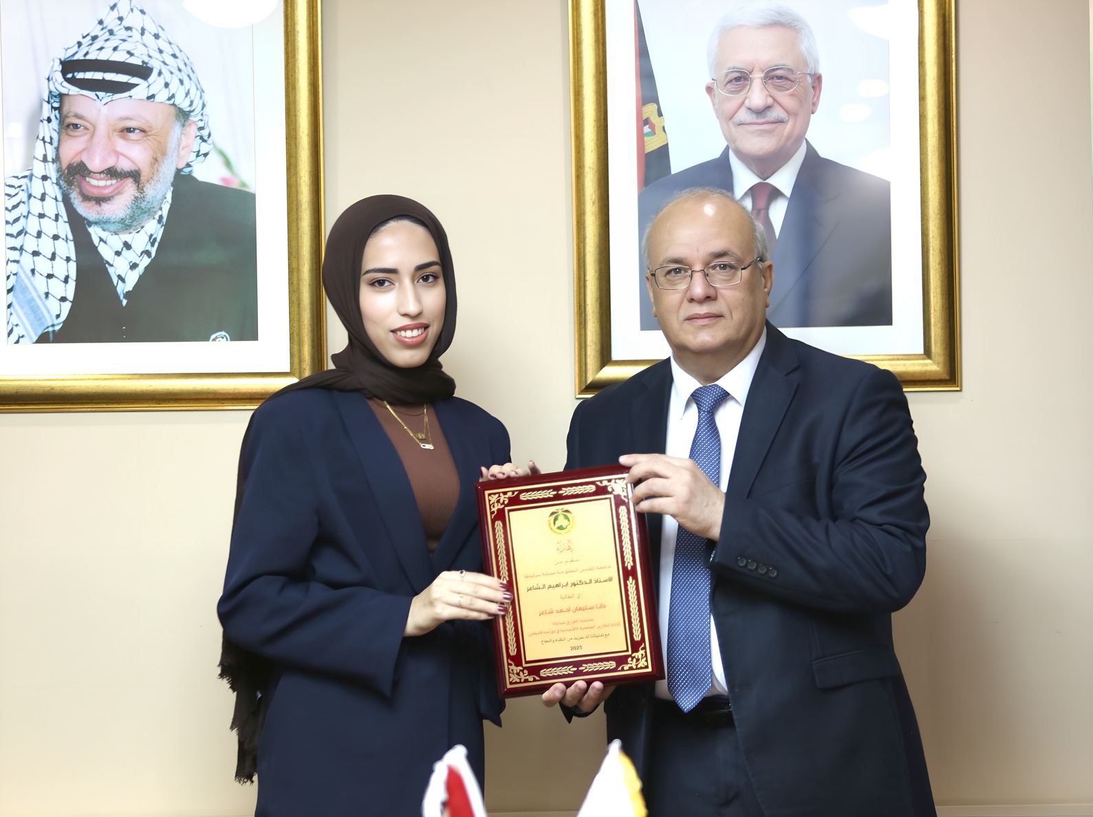 تميّز جديد لطلبة "القدس المفتوحة".. ثلاثة يفوزون في مسابقة بورصة فلسطين للتقارير الاقتصادية على مستوى الوطن
