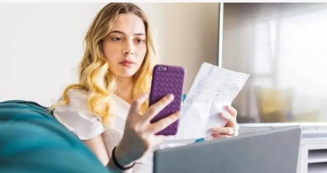 لماذا يضعك إقراض المال للأصدقاء والأقارب في مأزق حقيقي؟
