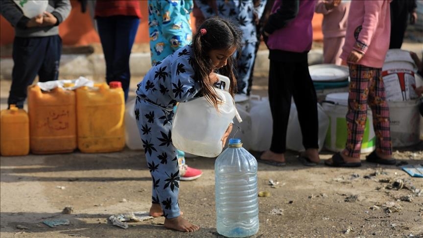 غزة تحت العطش: الأطفال في طوابير الماء… والمعاناة مستمرة

