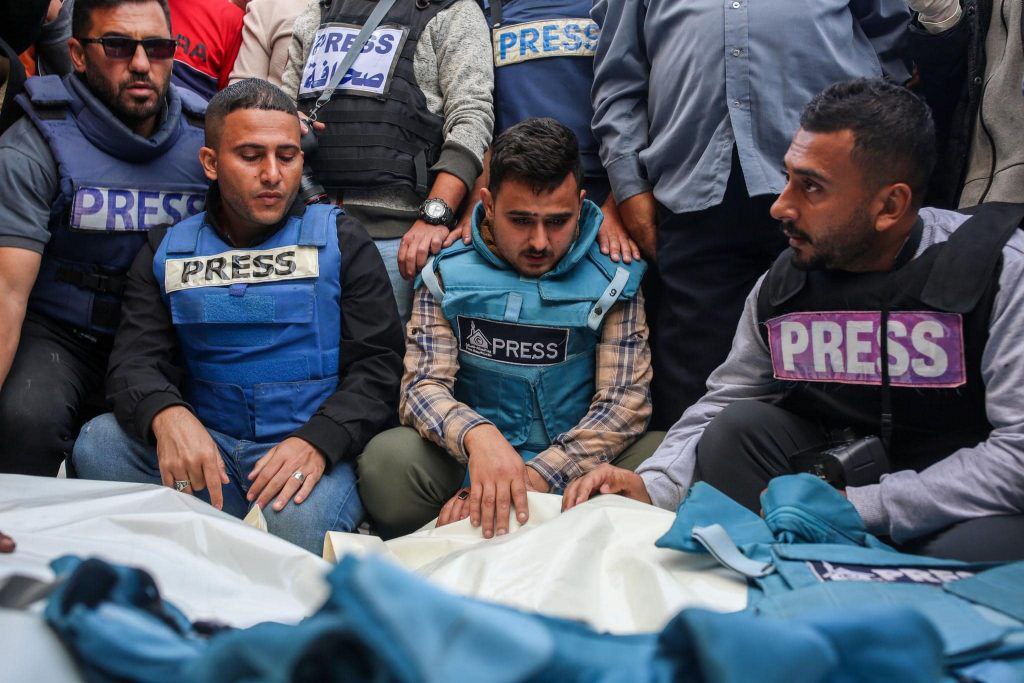 المنظمات الأهلية : استهداف الصحفيين جريمة ممنهجة ضمن محاولات حجب الحقيقة ومنع وصولها