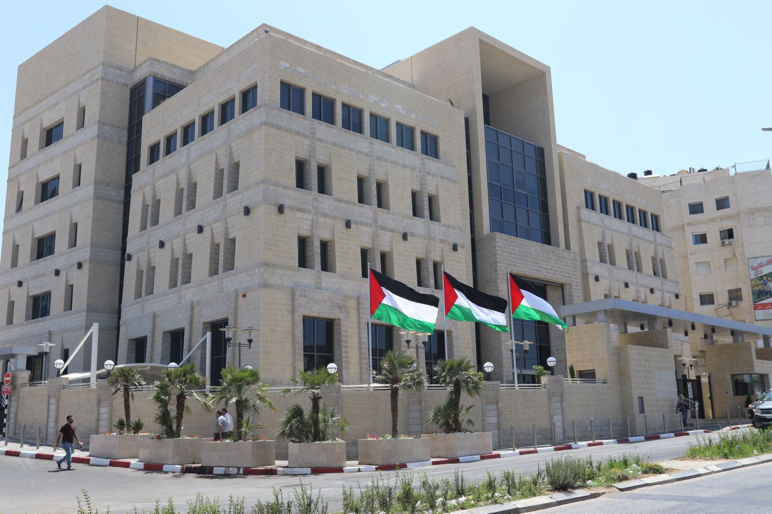 سلطة النقد: لا صحة لادعاءات انهيار المصارف الفلسطينية في أعقاب قرار إنهاء رسائل الضمان

