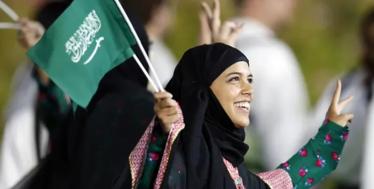 تفاصيل مبادرة تمكين المرأة السعودية في سوق العمل ضمن رؤية المملكة 2030
