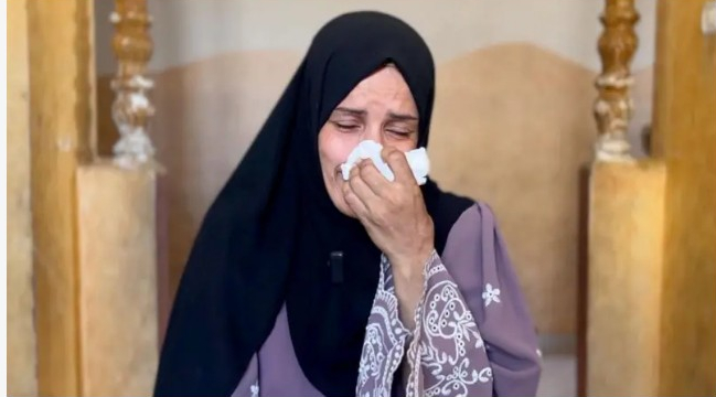 "كانوا مجرد أطفال": أم تنعى أولادها الذين قُتلوا في غارة إسرائيلية أثناء انتظارهم المساعدات
