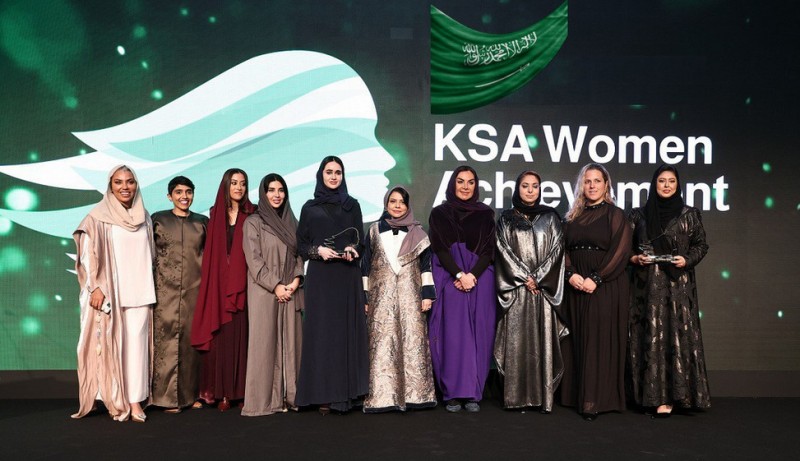 السعودية تحصد المرتبة الأولى عربيًا في تمكين المرأة


