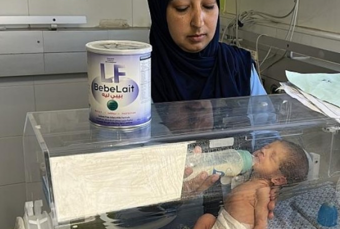 فقدان ونقص الحليب يهدد حياة 40 ألف رضيع بغزة
