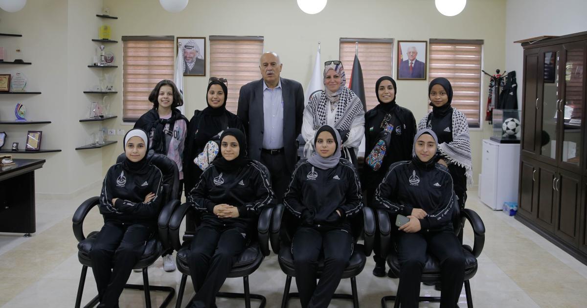 الرجوب: تطوير كرة القدم النسوية على رأس أولويات الاتحاد
