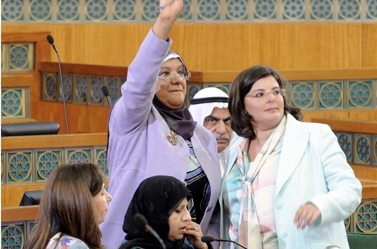 بعد غيابها عن المجلس السابق.. المرأة الكويتية تبحث عن حضورها مجدداً في انتخابات مجلس الأمة
