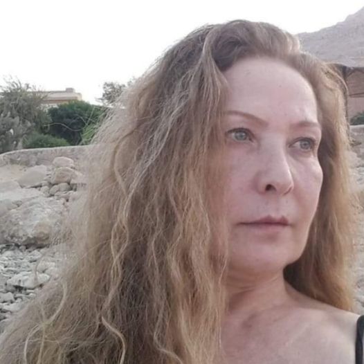 "كبرنا لكننا لسنا أحصنة".. رغدة تدعم ميرفت أمين

