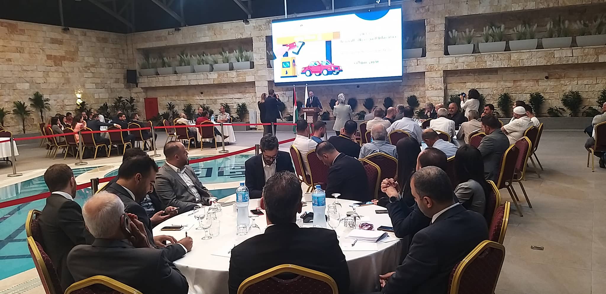 صوت| سلطة النقد تطلق حملة "لتشجيع الدفع الالكتروني  داخل محطات الوقود"

