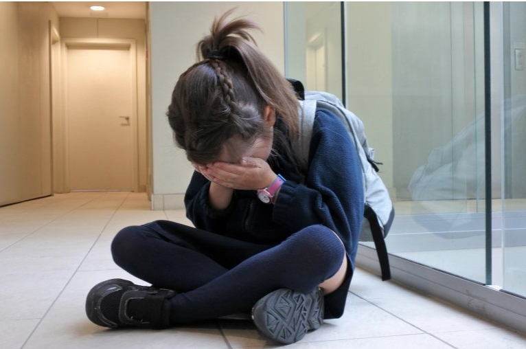 مع دخول موسم المدارس.. 9 خطوات لتوعية طفلك من التحرش
