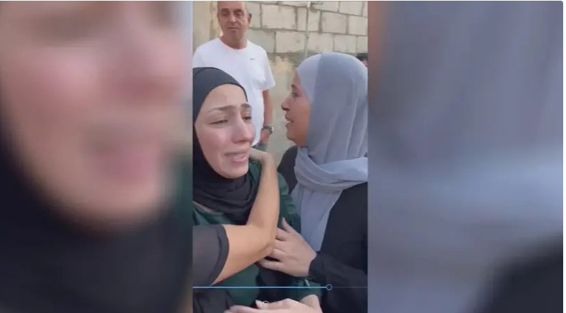 مشهد ونقيضه باللويبدة.. بهجة أم بانتشال رضيعتها وصدمة أخرى فقدت أبناءها الثلاثة

