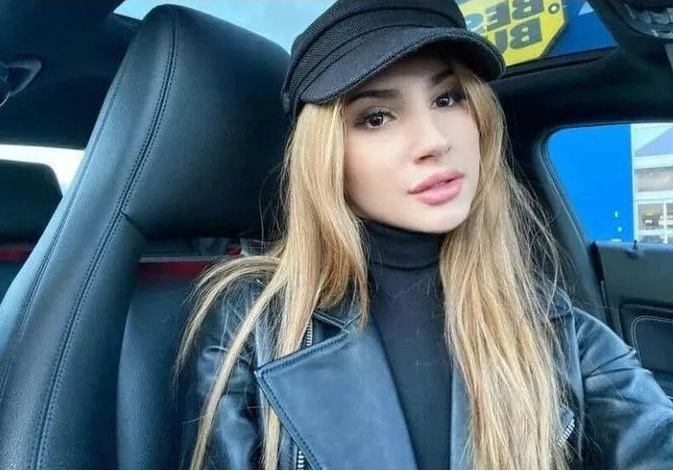 رحيل ملكة جمال شابة بعدما "خذلتها المظلة"
