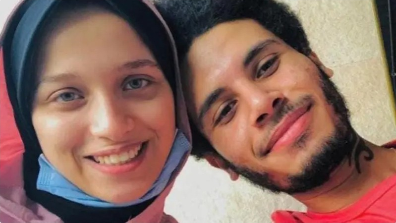 بنفس طريقة ذبح نيرة.. شاب مصري يقتل فتاة طعناً أمام المارة

