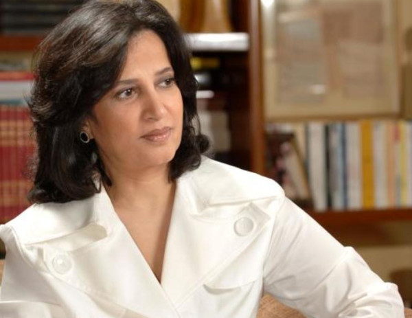 ملك البحرين يقيل مسؤولة بسبب رفضها التطبيع ومصافحة سفير الاحتلال
