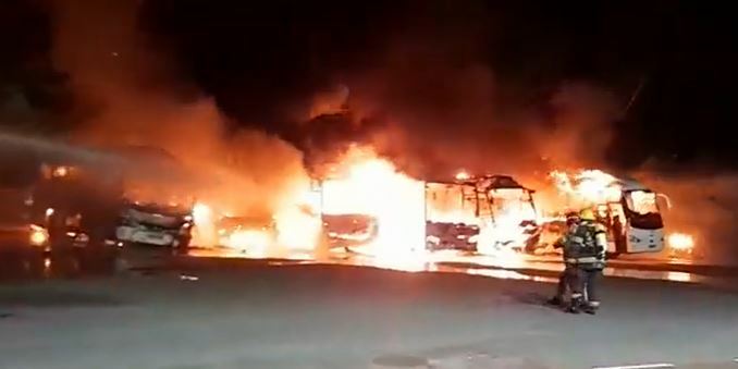 اشتباه بحريق متعمد في 8 حافلات إسرائيلية


