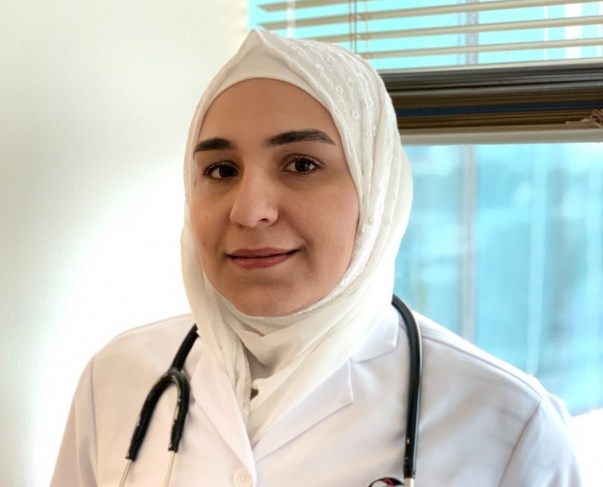 طبيبة أطفال تحذر من خطر البودرة المعطرة على الأطفال
