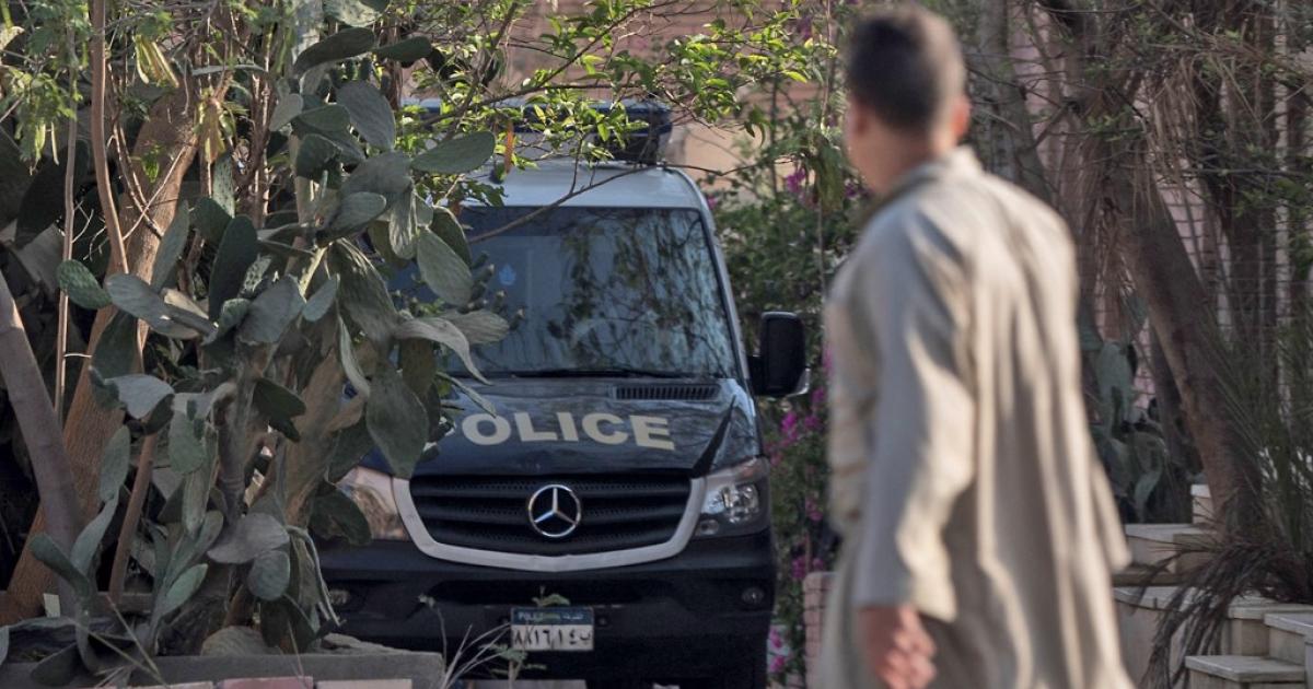 مصرية تعاني من آكتاب ما بعد الولادة.. قتلت أطفالها الثلاثة وتترك رسالة اعتراف لزوجها

