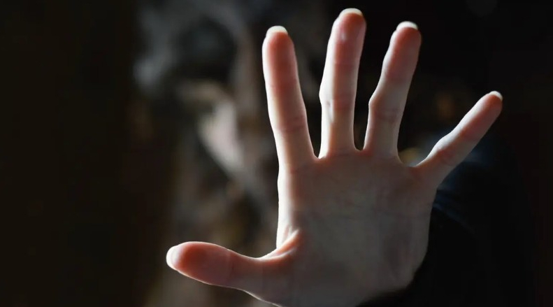 قضيّة تهزّ تونس.. يستغلّ الفتيات جنسيا بدعوى مداواتهنّ

