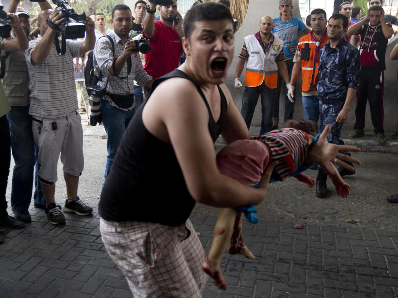 "الإحصاء" في يوم الطفل: الاحتلال يقتل حوالي 4 أطفال كل ساعة في قطاع غزة
