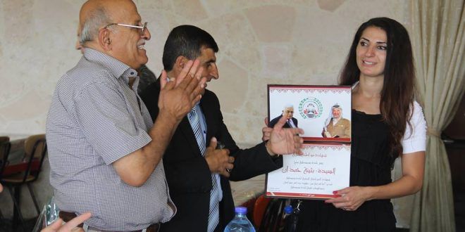 منح شهادة "المواطنة الفخرية" لبلدة سبسطية للكاتبة بثينة حمدان