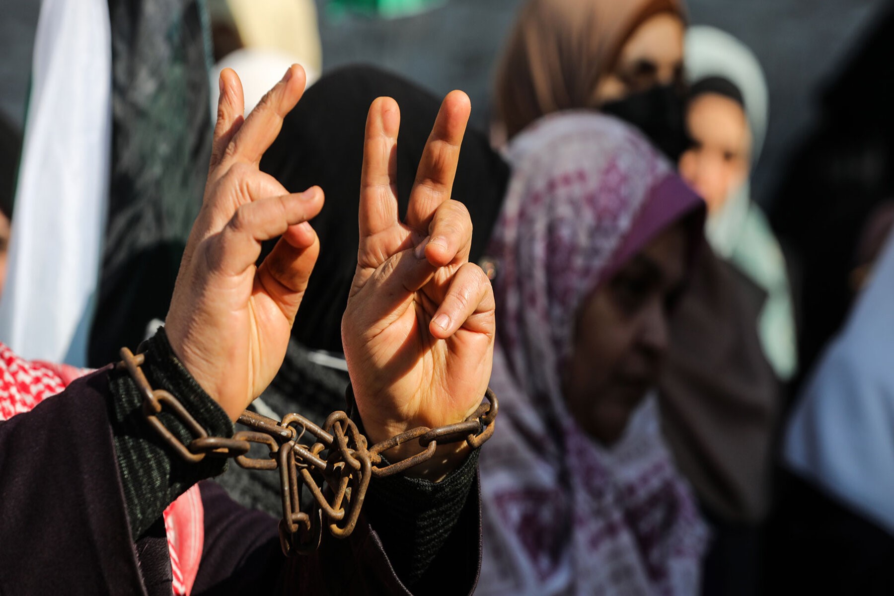 هيئة الأسرى: الأسيرة أبو عياش تروي تفاصيل مؤلمة حول اعتقالها والتحقيق معها

