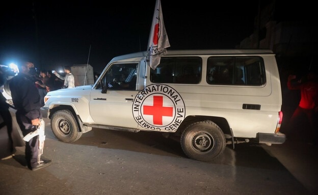 فارس يكشف: تقديرات بالافراج عن أكثر من 3000 أسير خلال المرحلة الأولى من الصفقة
