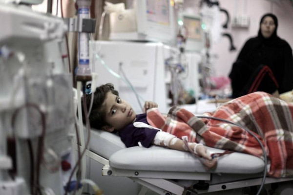 معاناة مرضى الثلاسيميا في غزة: خطر متزايد على حياتهم بسبب نقص الخدمات الصحية 

