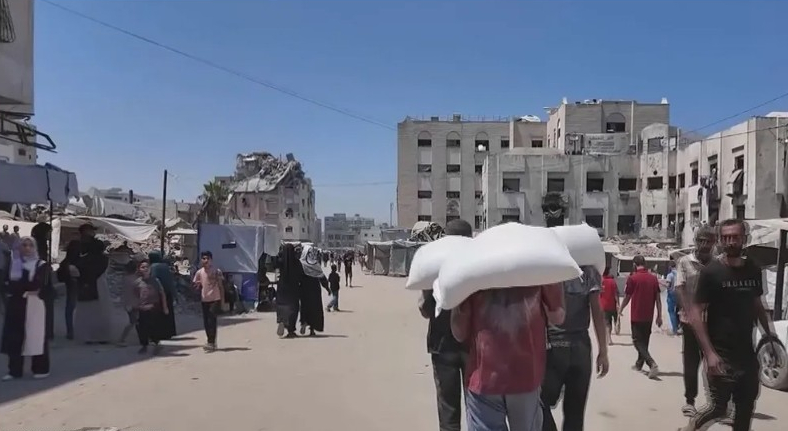 ضحايا للجوع في غزة.. وتحذير من "فخ الموت السادي"
