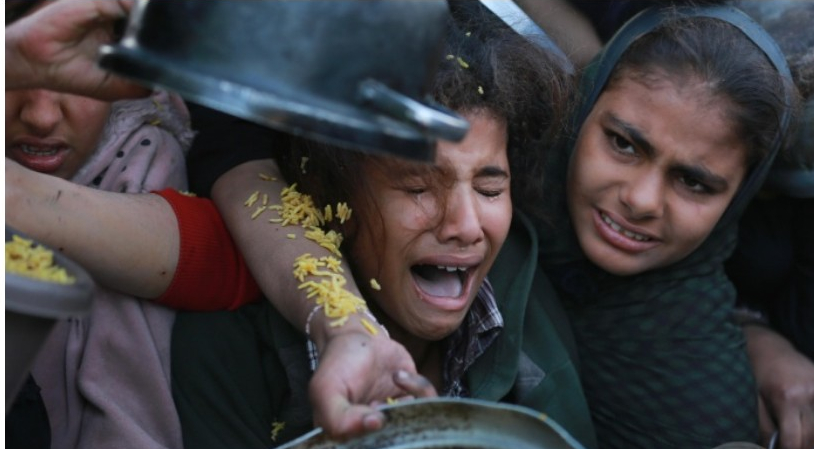 15 وفاة جديدة بالمجاعة في قطاع غزة لترتفع الحصيلة لـ101 بينهم 80 طفلاً
