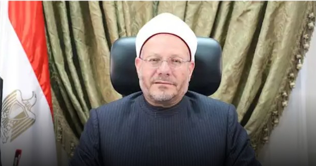  المفتي السابق يحسم حكم كشف طبيب النساء على المرأة المريضة في نهار رمضان
