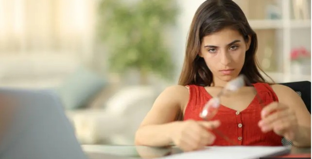 ماذا تُشخَّص النساء باضطراب نقص الانتباه وفرط الحركة في مراحل متأخرة من حياتهن؟

