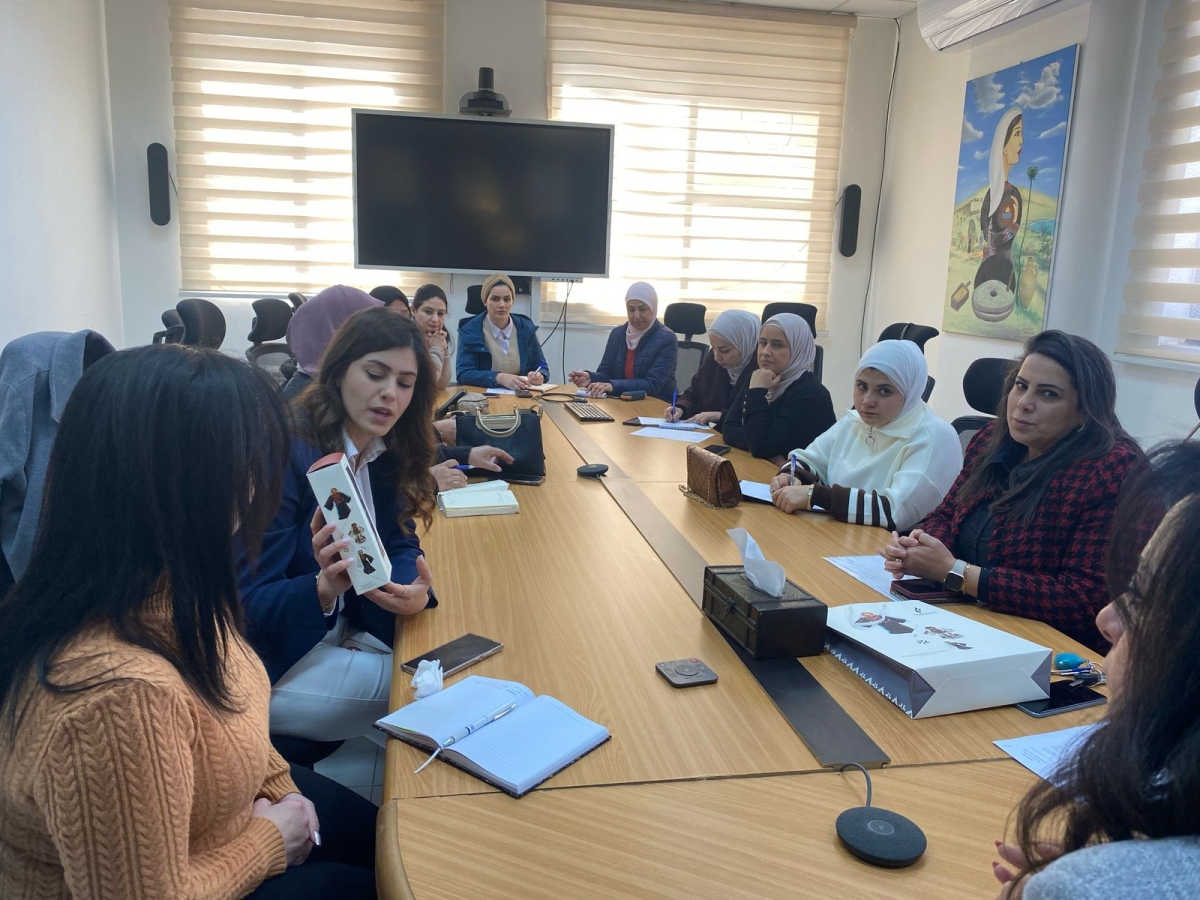د. سماح حمد تلتقي ممثلات من جمعية الشابات المسيحيات ضمن مشروع "الشابات في الكرامة والسلامة الجسدية والمشاركة المتساوية في صنع القرار"
