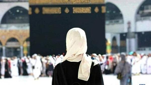 الإفتاء تحسم الجدل حول مسألة سفر المرأة للحج بدون محرم

