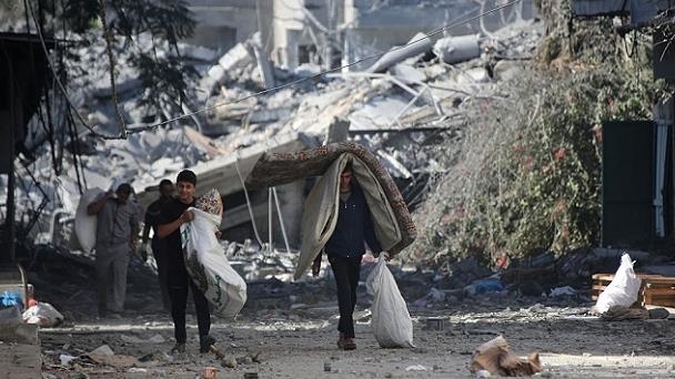 الأورومتوسطي: إسرائيل تنفذ خطة تهجير للفلسطينيين تحت غطاء "الطوعية"

