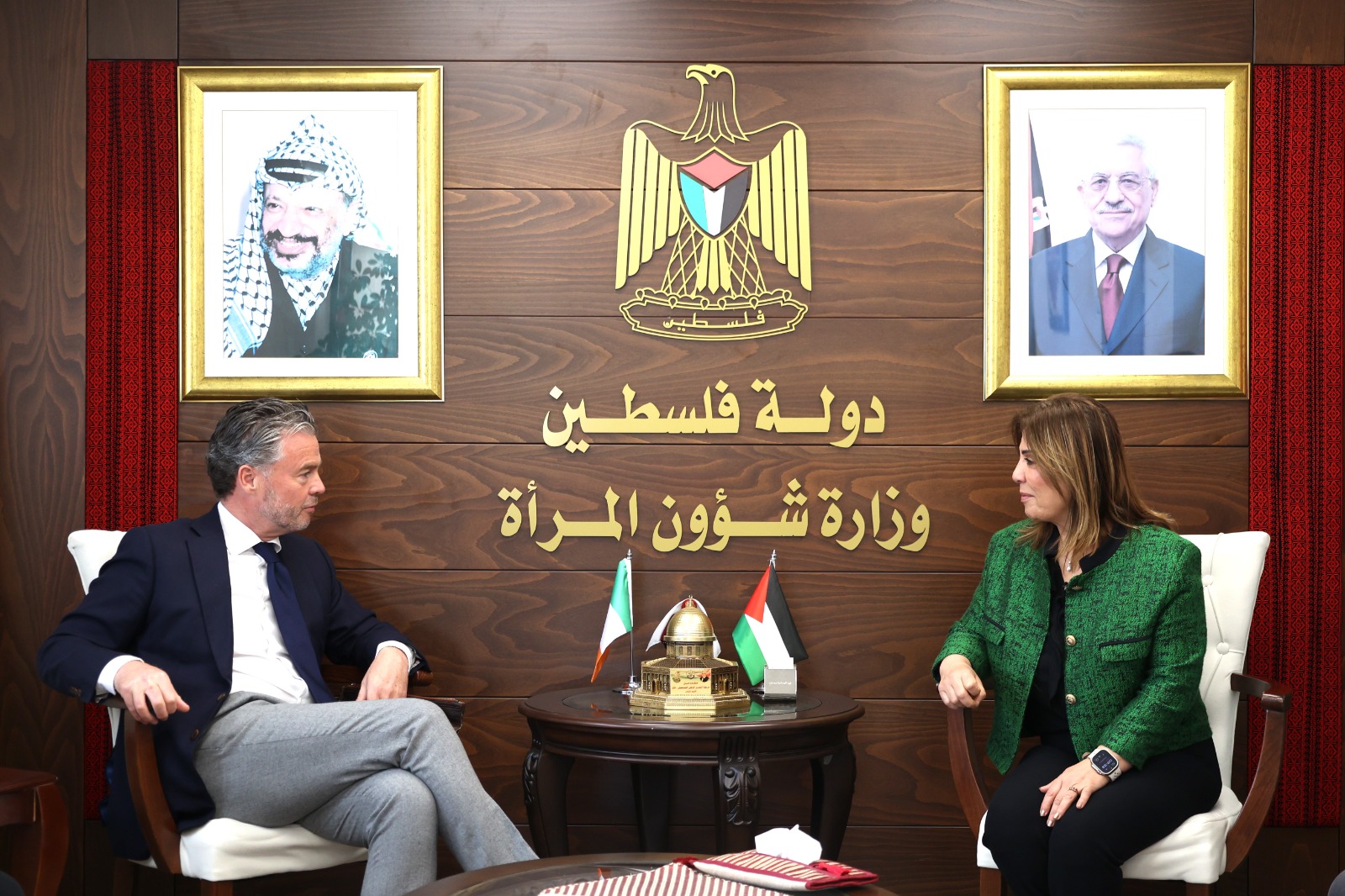 وزيرة شؤون المرأة تبحث سبل التعاون مع ممثل إيرلندا في فلسطين
