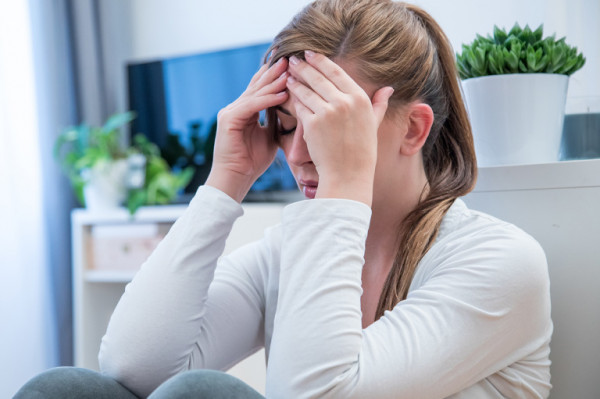 تعرف على أنواع الصداع الشائعة وكيفية علاجها بدون أدوية
