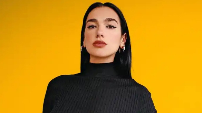 المغنية البريطانية دوا ليبا تندد بـ"الإبادة الجماعية"
